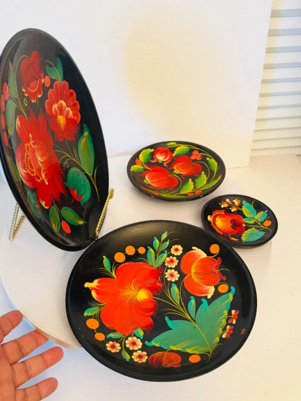 4 Vtg Ukraine Wooden Lacquer Floral Wall Plates 10-8-6-4